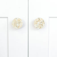 Pebbles | Light Oatmeal | 1.5" Circle Knob