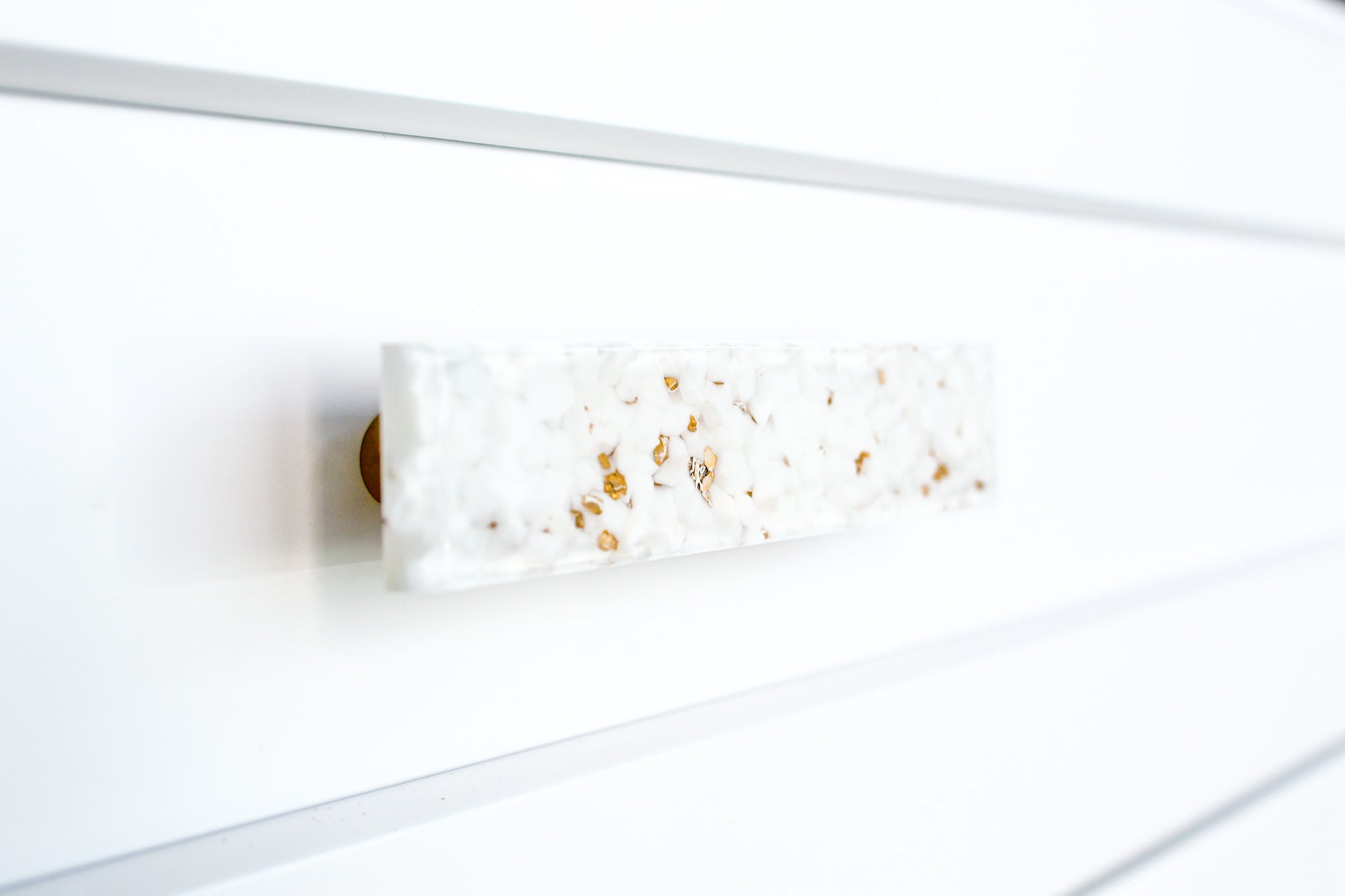 Pebble | Gold Fleck White | 3” CC Pull
