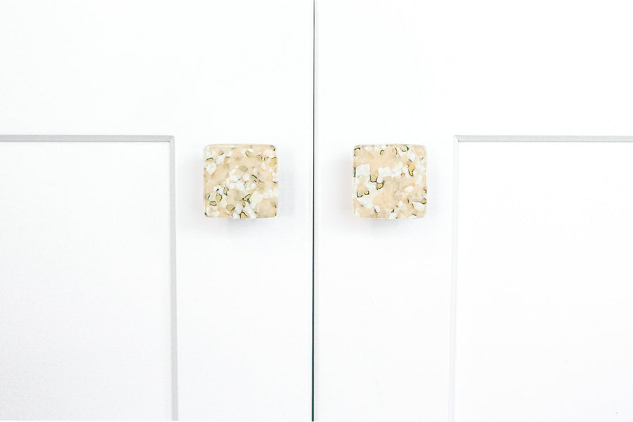 Pebbles | Light Oatmeal | 1.5" Square Knob