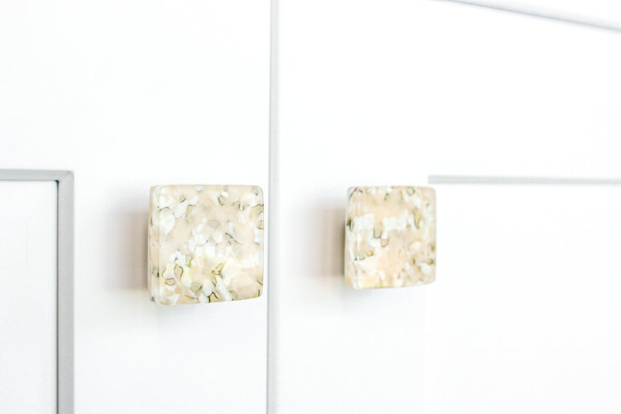 Pebbles | Light Oatmeal | 1.5" Square Knob