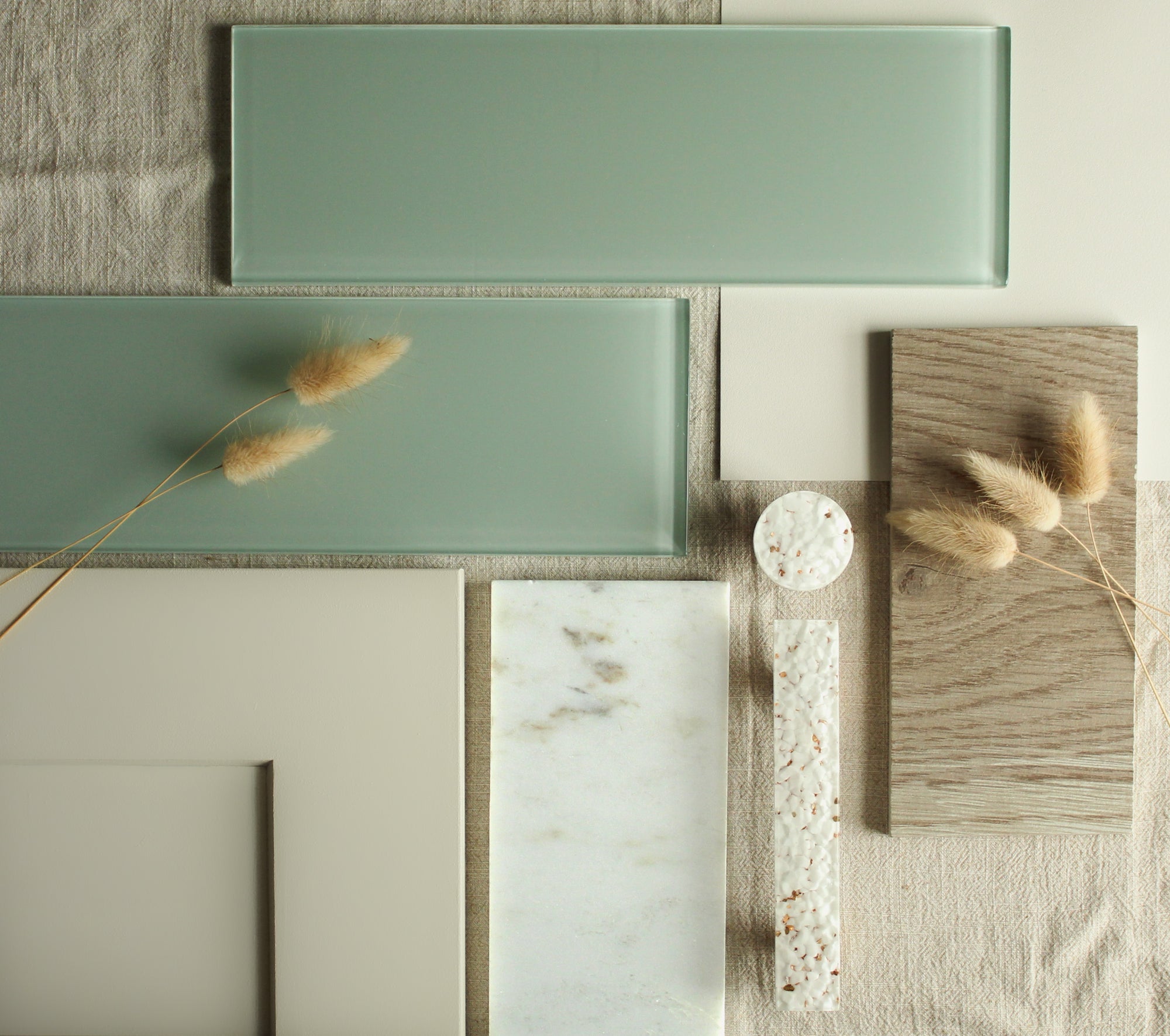 Pebble | Gold Fleck White | 1.5" Circle Knob