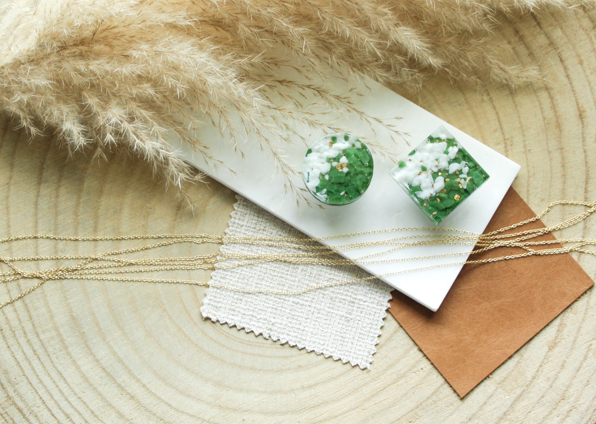 Pebble | Gold Fleck Olive | 1.5" Circle Knob