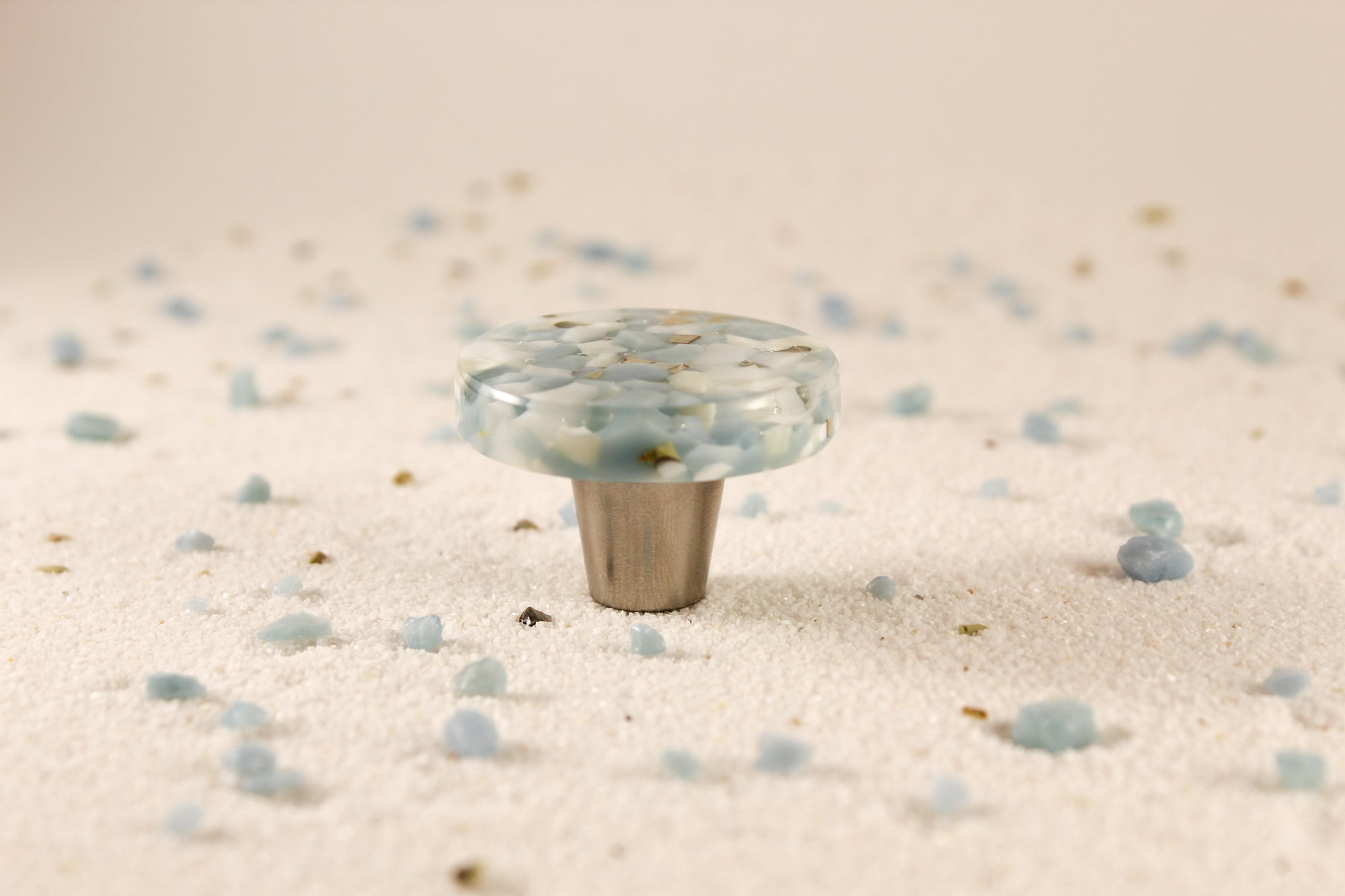 Pebbles | Powder Sand | 1.5" Circle Knob