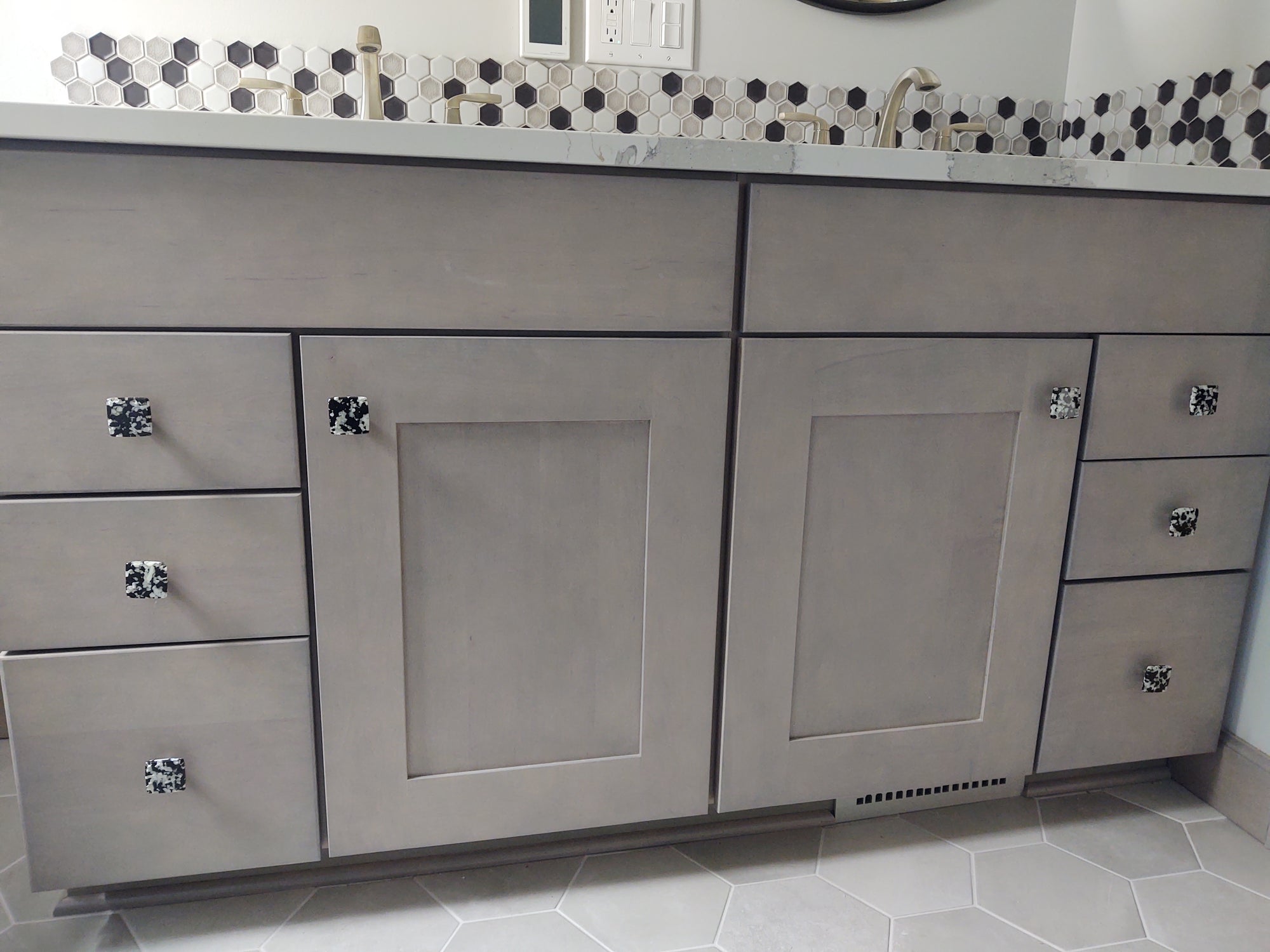 Pebbles | Black Speckle | 1.5" Square Knob